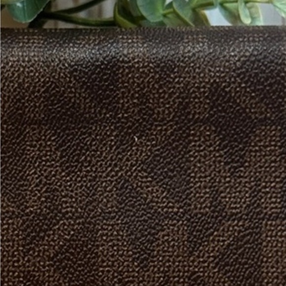 Michael Kors Signature Large Zip-Around Wallet / Clutch in classic brown - Picture 9 of 9